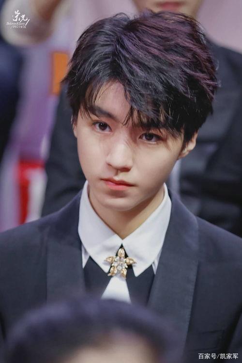 吃瓜少女王俊凯视频大全,笑料百出，趣味十足