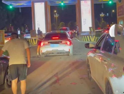 女子车内视频吃瓜,揭秘网红新潮流